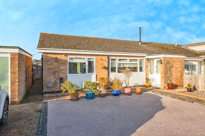 2 Bedroom Semi-Detached Bungalow For Sale In Chapel Field, Bramford, Ipswich, IP8