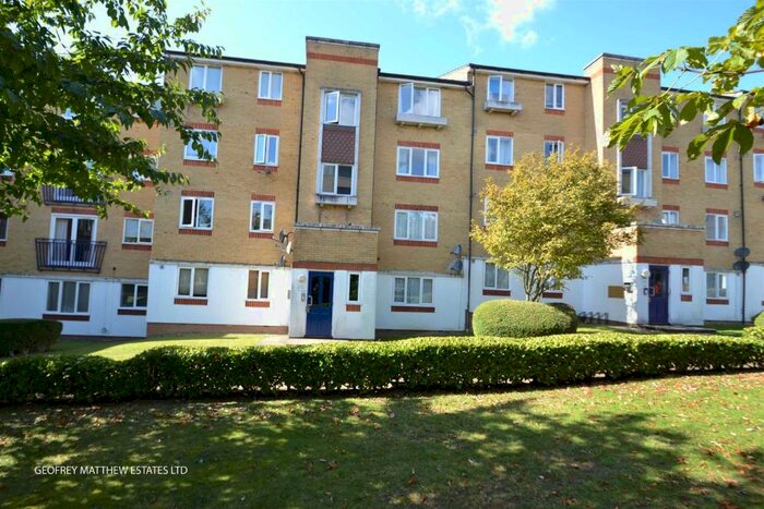 1 Bedroom Flat To Rent In Dadswood, Harlow, CM20