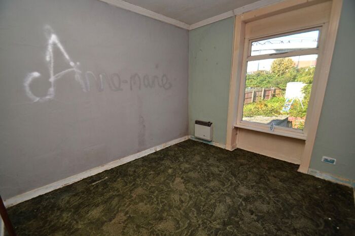 3 Bedroom Flat For Sale In Aikenhead Road, Kings Park, Glasgow, G44