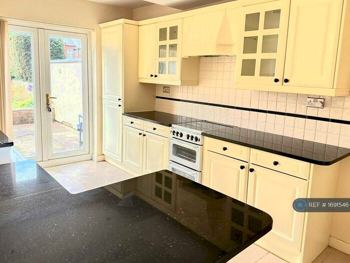 3 Bedroom Terraced House To Rent In Brooklyn Street, Crewe, CW2