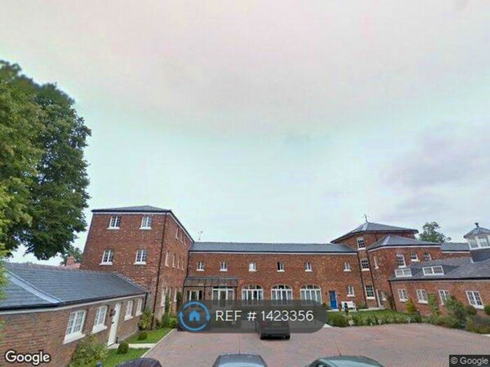 2 Bedroom Flat To Rent In Michaelis Road, Thame, OX9