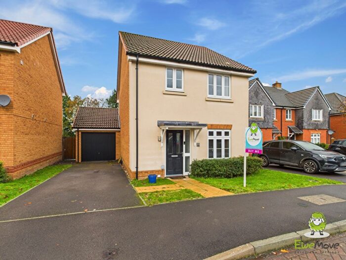 3 Bedroom Detached House For Sale In Longwood Copse Lane, Beggarwood, Basingstoke, Hampshire, RG23