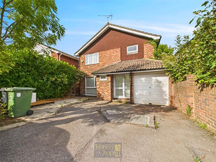 4 Bedroom Detached House For Sale In Worthing Road, Laindon, Essex, SS15