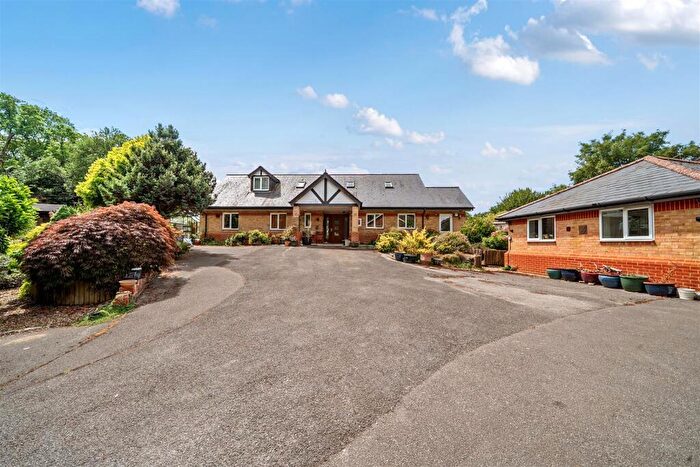 5 Bedroom Chalet For Sale In Cricket Hill Lane, Yateley, GU46