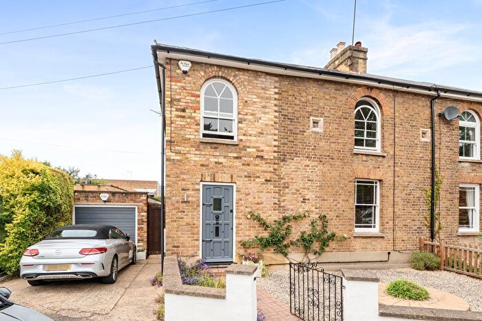 3 Bedroom Semi Detached House For Sale In Maidenhead, Berkshire, SL6