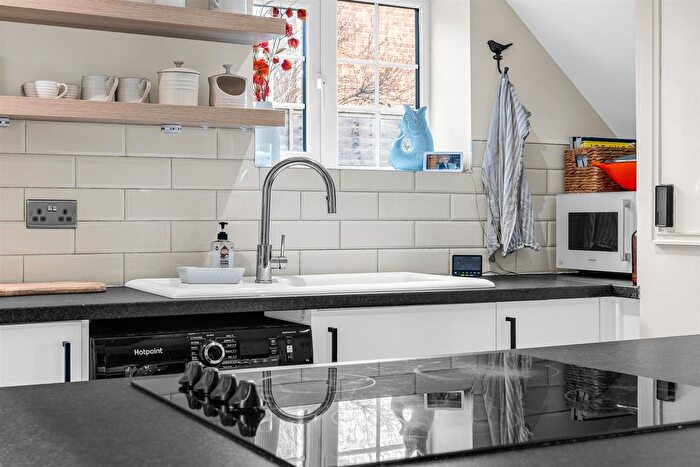 3 Bedroom End Of Terrace House For Sale In Chequers, Welwyn Garden City, AL7