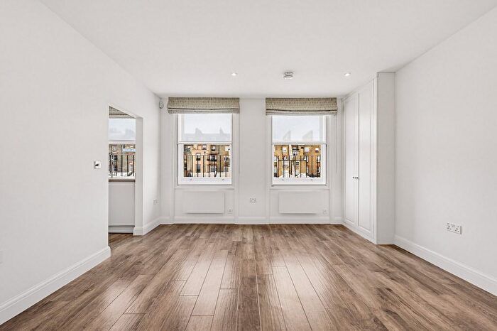 Terraced House To Rent In Sloane Street, Knightsbridge, SW1X