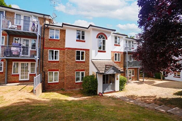 1 Bedroom Flat For Sale In Queen Alexandra Road, High Wycombe, HP11
