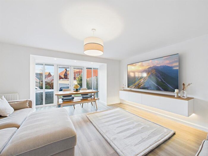 4 Bedroom Terraced House For Sale In Acorn Path, Kingsbrook, Aylesbury, HP22