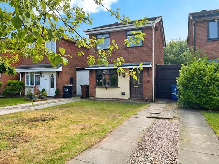 2 Bedroom Link Detached House For Sale In Adwell Close, Lowton, Warrington, WA3