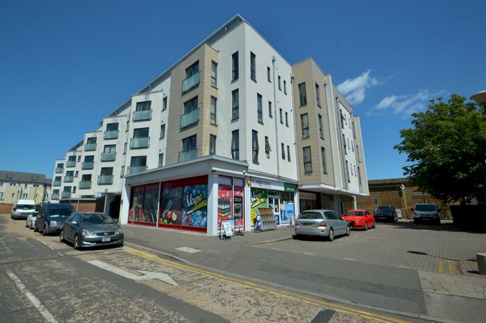 1 Bedroom Apartment To Rent In Victory Park Road, Addlestone, KT15