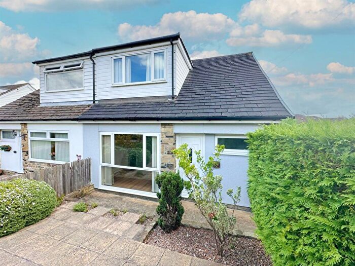 3 Bedroom Semi-Detached House For Sale In Lower Park Green, Silsden, BD20