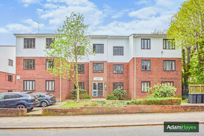 Studio To Rent In Station Road, Barnet, EN5