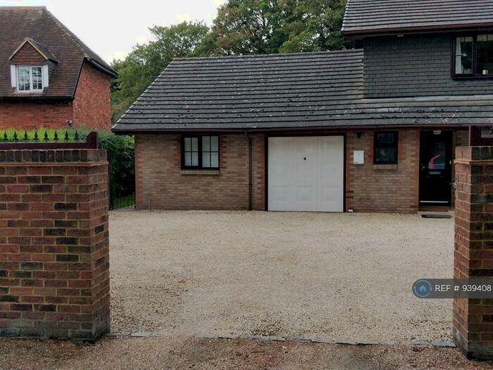 1 Bedroom Flat To Rent In Holyport Road, Holyport, Maidenhead, SL6