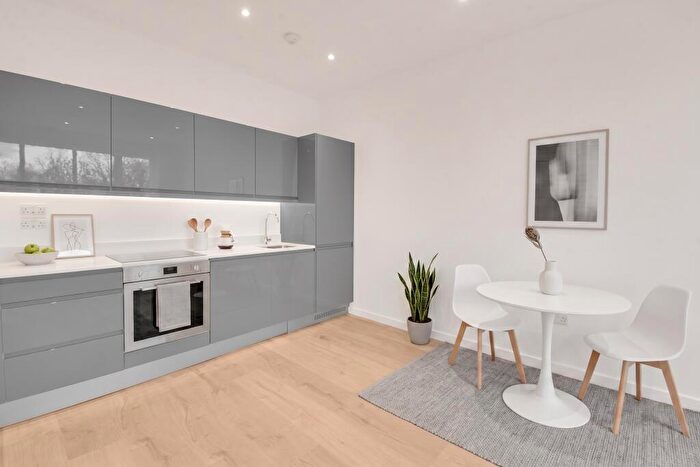 1 Bedroom Flat To Rent In **Limited Offer: £. Rent Contribution - Sunrise Parkway, Milton Keynes, MK14