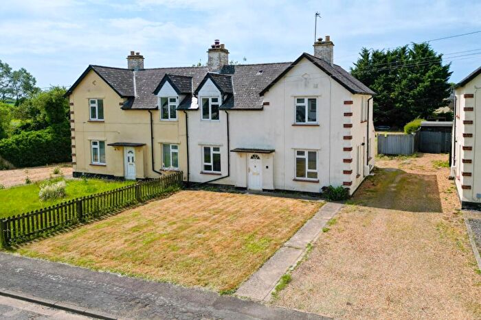 3 Bedroom Semi-Detached House For Sale In Bank Avenue, Somersham, Huntingdon, Cambridgeshire, PE28