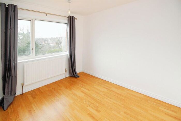 4 Bedroom House To Rent In Firs Close, Hitchin, Hertfordshire, SG5