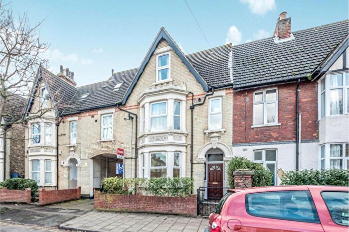 2 Bedroom Apartment To Rent In Clarendon Street, Bedford, MK41