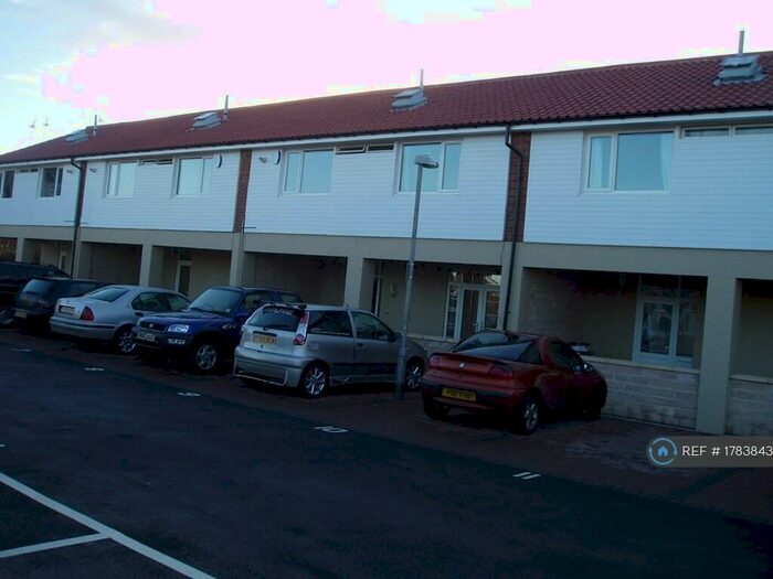 2 Bedroom Flat To Rent In Wingfield, Rotherham, S61