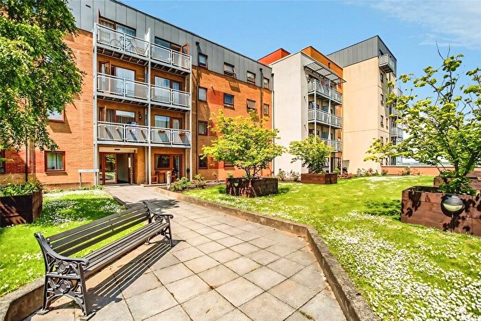2 Bedroom Flat To Rent In Northstar Boulevard, Greenhithe, DA9