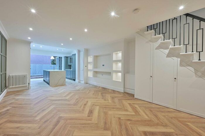 3 Bedroom Terraced House To Rent In Levana Close, Southfields, London, SW19