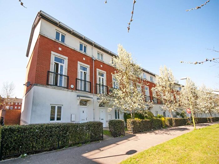 6 Bedroom Property For Sale In Mosquito Way, Hatfield, Hertfordshire, AL10