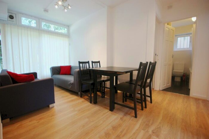 4 Bedroom Apartment To Rent In Camden Square, London, NW1