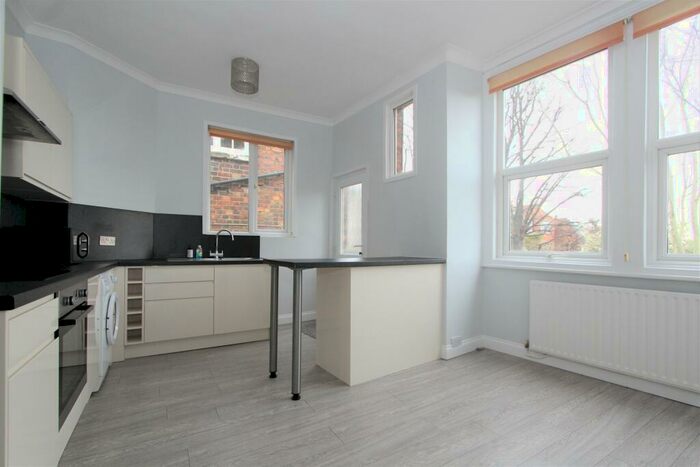 2 Bedroom Apartment To Rent In Alexandra Gardens, Muswell Hill, London, N10
