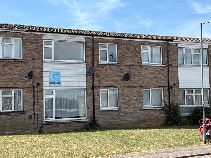 3 Bedroom Terraced House To Rent In Limeslade Close, Corringham, Essex, SS17