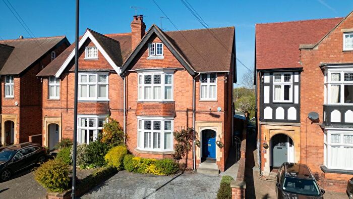 5 Bedroom Semi Detached House For Sale In Waverley Road, Kenilworth, CV8