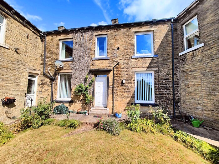 3 Bedroom Terraced House For Sale In A Lane Ends Green, Hipperholme, HX3