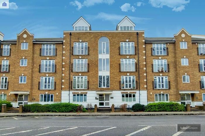 1 Bedroom Flat To Rent In Albany Road, London, SE5