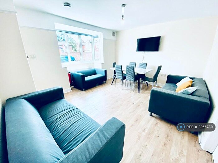 6 Bedroom Semi-Detached House To Rent In Eagle Street, Leamington Spa, CV31