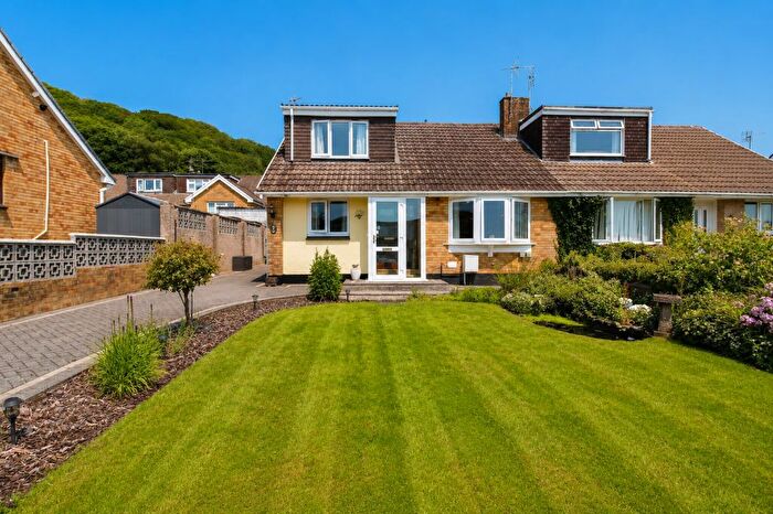 4 Bedroom Semi Detached Bungalow For Sale In Whiterock Drive, Graigwen, Pontypridd, CF37