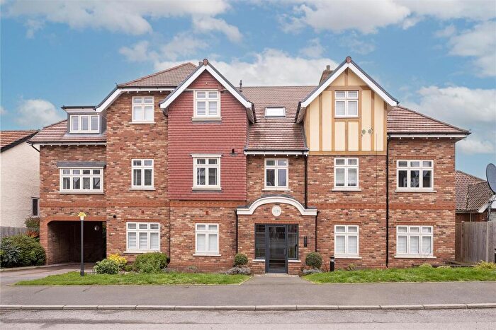 2 Bedroom House For Sale In Cross Way, Harpenden, AL5