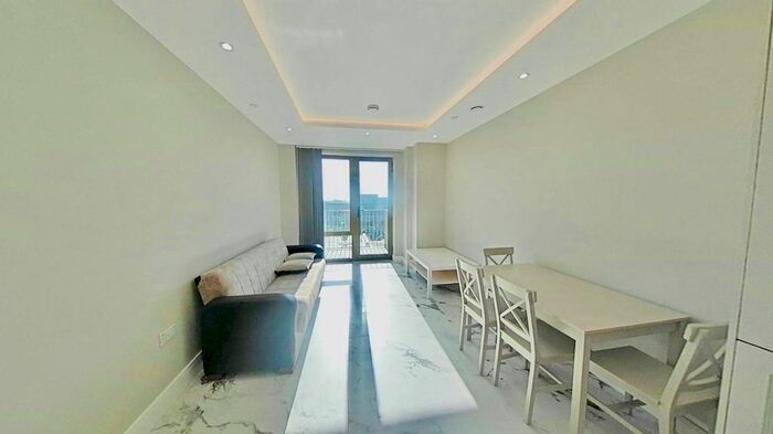 2 Bedroom Flat To Rent In Barundi Court, The Mall, W5