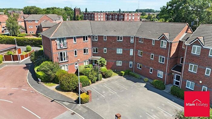 2 Bedroom Flat For Sale In Rixtonleys Drive, Irlam, M44