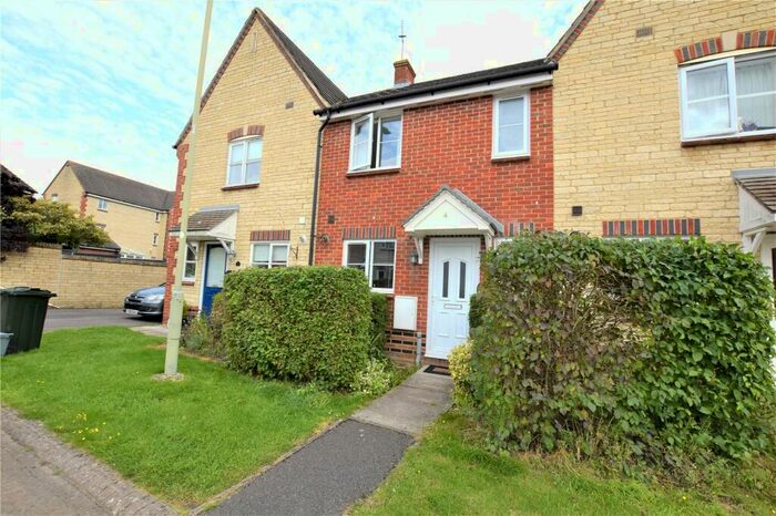 3 Bedroom Terraced House To Rent In Woodpecker Close, Bicester, Oxfordshire, OX26