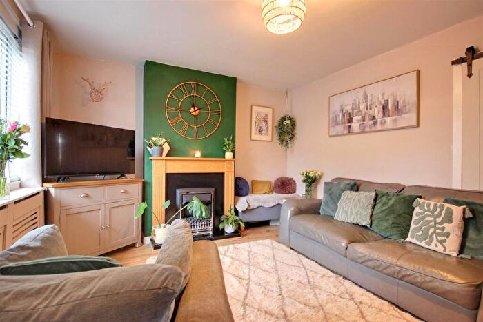 2 Bedroom End Of Terrace House For Sale In Priory Road, Hull, HU5