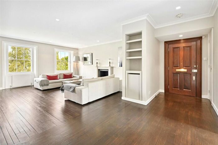 3 Bedroom Maisonette For Sale In Warwick Square, London, SW1V