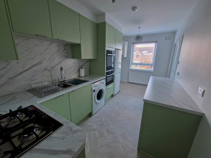 2 Bedroom Flat To Rent In Park Court, City Centre, Aberdeen, AB10