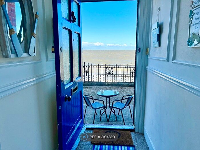4 Bedroom Terraced House To Rent In Beach Houses, Margate, CT9