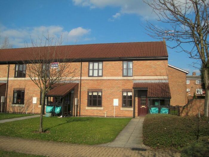 2 Bedroom Ground Flat To Rent In Lyon Walk, Newton Aycliffe, County Durham, DL5