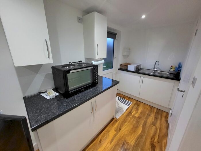 1 Bedroom Studio To Rent In Studio Flat Luton, LU4