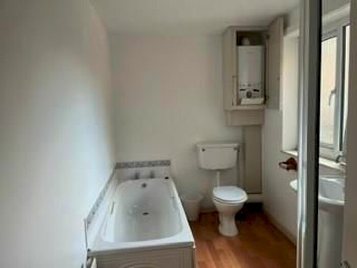 4 Bedroom Property To Rent In Hope Street, Lancaster, LA1