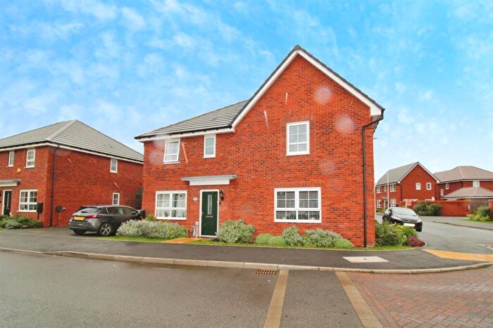 3 Bedroom Semi Detached House For Sale In Fern Green Close, Hillmorton, Rugby, CV22