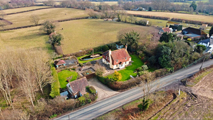 3 Bedroom Detached House For Sale In Wartling Road, Hailsham, BN27