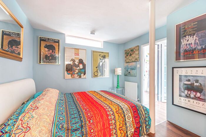 1 Bedroom Flat To Rent In Westbourne Park Road, Westbourne Park, London, W2