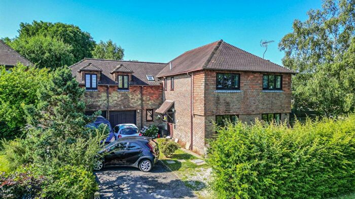 5 Bedroom Detached House For Sale In Weald View, Staplecross, Robertsbridge, TN32