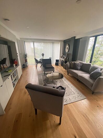 2 Bedroom Flat To Rent In Sainte Adresse, CF64